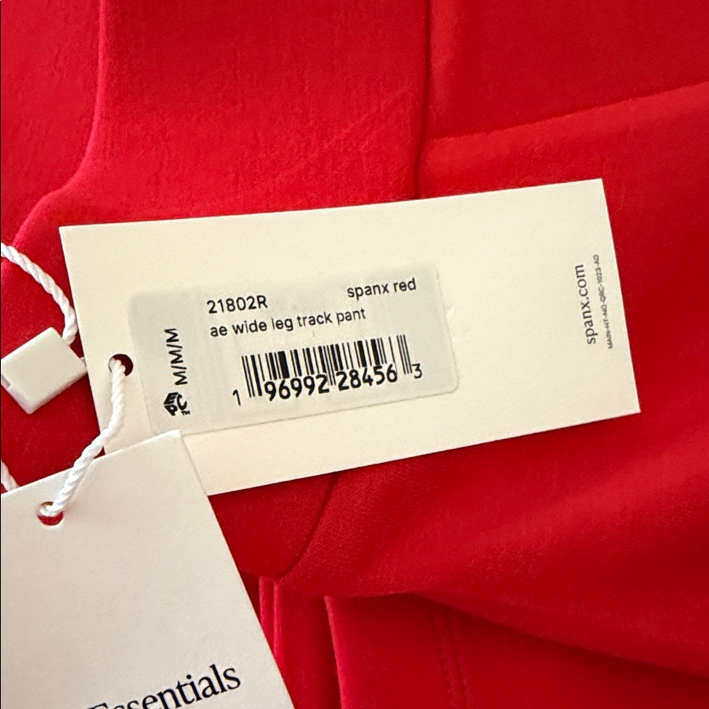 WHOLE OUTFIT Spanx Red Air Essentials Tracksuit - Picture 6 of 6